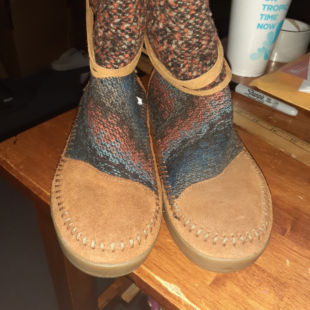 TOMS Women's boots. Sz. 5